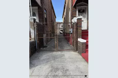 118 E 55th Street, New York City, NY 11203 - Photo 2