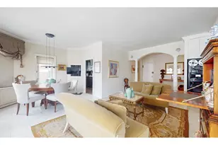 360 E 72nd St, New York City, NY 10021 - Photo 4