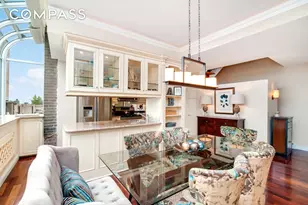 310 E 46th St, New York City, NY 10017 - Photo 2