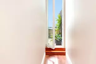310 E 46th St, New York City, NY 10017 - Photo 10