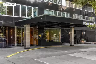 210 Central Park S, New York City, NY 10019 - Photo 18