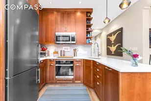 215 St Johns Pl, New York City, NY 11217 - Photo 6