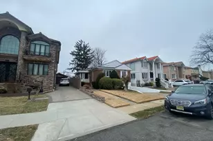 64-34 Cloverdale Blvd, New York City, NY 11364 - Photo 8