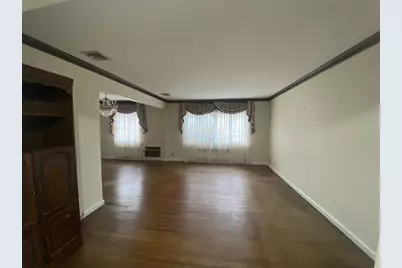 64-34 Cloverdale Boulevard, New York City, NY 11364 - Photo 4