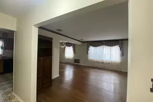 64-34 Cloverdale Blvd, New York City, NY 11364 - Photo 6