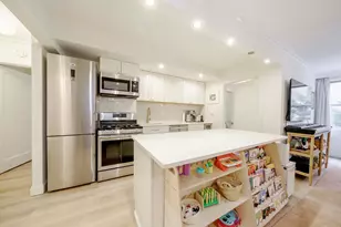 201 E 36th St, New York, NY 10016 - Photo 4