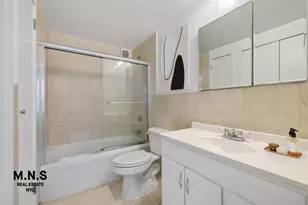 210 E 58th St, New York City, NY 10022 - Photo 10