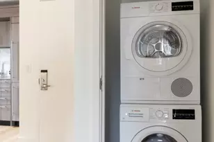 234 E 46th St, New York City, NY 10017 - Photo 18