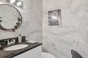 28 W 38th St, New York City, NY 10018 - Photo 8