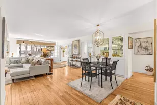 249 E 48th St, New York City, NY 10017 - Photo 2