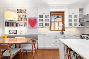 171 W 71st St, New York City, NY 10023 - Photo 8