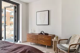 355 W 39th St, New York City, NY 10018 - Photo 6