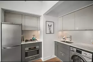 505 W 47th St, New York City, NY 10036 - Photo 4