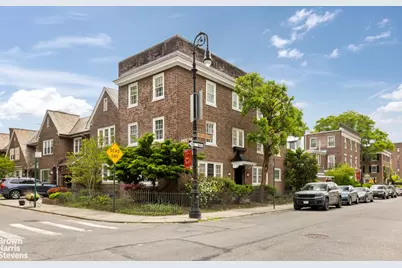 221 E 21st Street, New York, NY 10010 - Photo 12