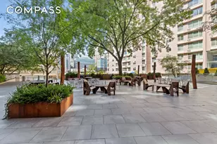 551 Main St, New York City, NY 10044 - Photo 22