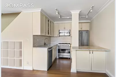 551 Main Street #208, New York City, NY 10044 - Photo 16