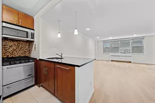 240 E 35th St, New York City, NY 10016 - Photo 2