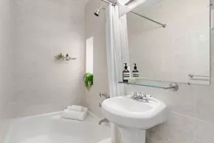 62 E 87th St, New York City, NY 10128 - Photo 8