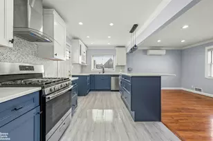 132-55 154th St, New York City, NY 11434 - Photo 2