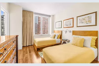 250 E 53rd Street #3101, New York City, NY 10022 - Photo 8