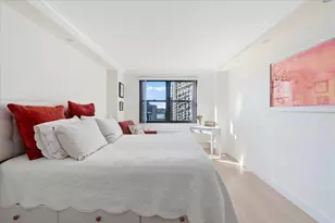 165 W 66th St, New York, NY 10023 - Photo 8