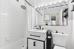 370 E 76th St, New York City, NY 10021 - Photo 4
