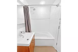 233 Ocean Pkwy, New York City, NY 11218 - Photo 18