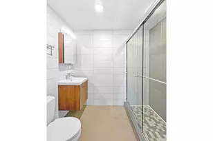 233 Ocean Pkwy, New York City, NY 11218 - Photo 16