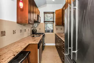 67-25 Clyde St, New York City, NY 11375 - Photo 8