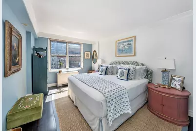 207 E 74th Street #7F, New York City, NY 10021 - Photo 4