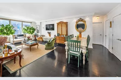 207 E 74th Street #7F, New York City, NY 10021 - Photo 2