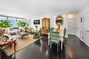 207 E 74th St, New York City, NY 10021 - Photo 2