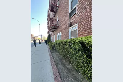 207 Ocean Parkway #1J, New York City, NY 11218 - Photo 2