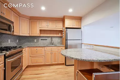 211 Thompson Street #5L, New York City, NY 10012 - Photo 2