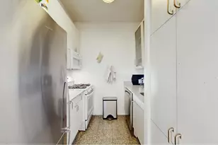 301 W 57th St, New York City, NY 10019 - Photo 4