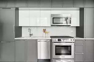 432 W 52nd St, New York City, NY 10019 - Photo 8