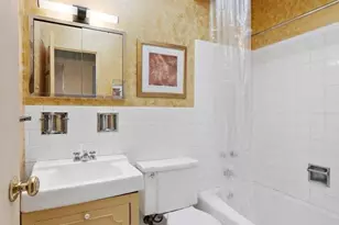 360 E 72nd St, New York City, NY 10021 - Photo 8
