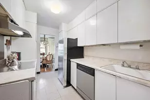 360 E 72nd St, New York City, NY 10021 - Photo 6