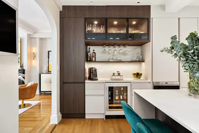 125 E 74th Street #4B, New York City, NY 10021 - Photo 2