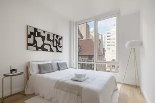 135 E 47th St, New York City, NY 10017 - Photo 6