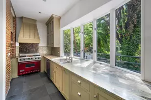 106 S Elliott Pl, New York City, NY 11217 - Photo 6