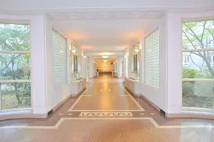 333 W 57th St, New York City, NY 10019 - Photo 22