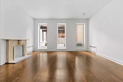 121 E 61st Street, New York City, NY 10065 - Photo 2