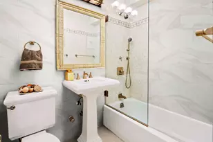 400 E 54th St, New York City, NY 10022 - Photo 16