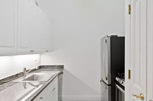 350 E 82nd St, New York City, NY 10028 - Photo 6