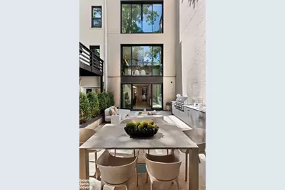 251 E 61st Street, New York City, NY 10065 - Photo 2