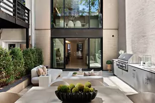 251 E 61st St, New York City, NY 10065 - Photo 2