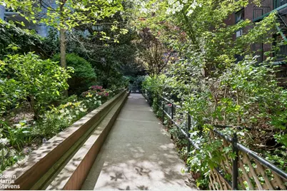 353 W 11th Street #2B, New York City, NY 10014 - Photo 12