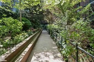 353 W 11th St, New York City, NY 10014 - Photo 12