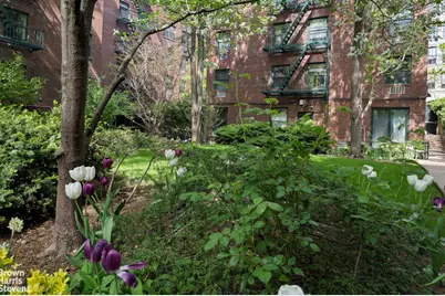 353 W 11th Street #2B, New York City, NY 10014 - Photo 10